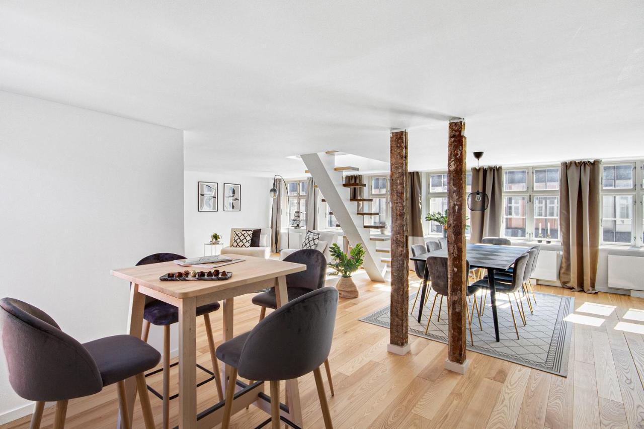 Sanders Regent - Treasured Three-bedroom Near Square Leilighet
